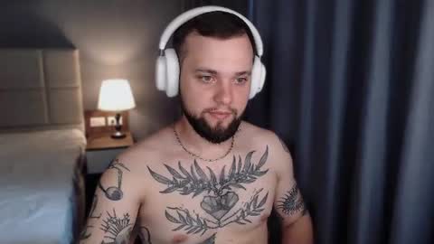 Snapshot of chilly__willy chatting on July 3, 12:50 am Mark online show from July 3, 12:50 am