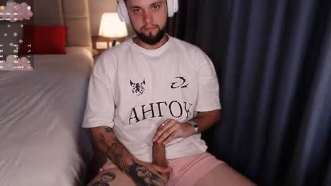 Snapshot of chilly__willy chatting on July 5, 2:18 am Mark online show from July 5, 2:18 am