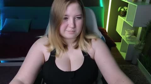 Snapshot of chimberwol chatting on February 23, 12:51 am Chim-Chim online show from February 23, 12:51 am