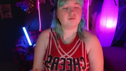 Snapshot of chimberwol chatting on October 29, 2:25 am Chim-Chim online show from October 29, 2:25 am