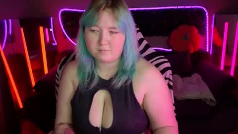 Snapshot of chimberwol chatting on November 21, 2:32 am Chim-Chim online show from November 21, 2:32 am