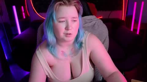 Snapshot of chimberwol chatting on November 27, 5:04 pm Chim-Chim online show from November 27, 5:04 pm