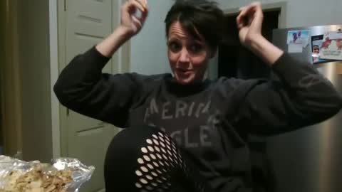 Snapshot of chinacove chatting on March 8, 6:06 am ChinaCove online show from March 8, 6:06 am