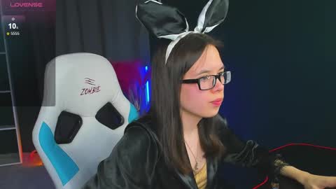 Snapshot of chio_mio chatting on February 23, 12:59 pm chio_mio online show from February 23, 12:59 pm