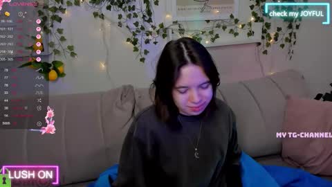 Snapshot of chio_mio chatting on September 18, 2:13 am chio_mio online show from September 18, 2:13 am