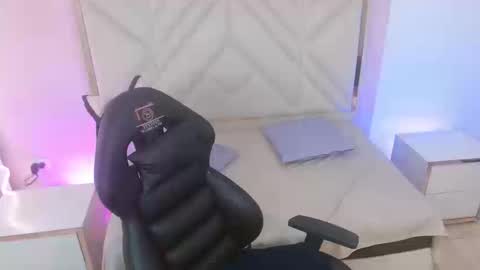 chipi_tay online show from September 24, 3:26 pm