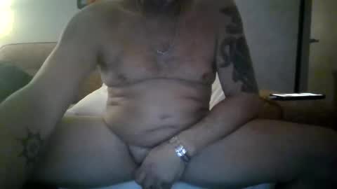 Snapshot of chippy70 chatting on December 17, 3:45 am chippy70 online show from December 17, 3:45 am