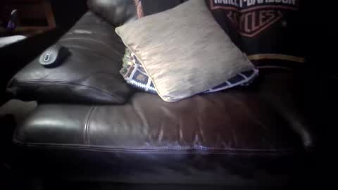 Snapshot of chippy70 chatting on January 10, 8:27 am chippy70 online show from January 10, 8:27 am