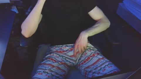 Snapshot of chistud25 chatting on March 29, 3:39 am ChiStud25 online show from March 29, 3:39 am