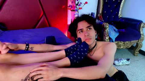Snapshot of chlloe_fox chatting on June 4, 8:37 pm chlloe_fox online show from June 4, 8:37 pm