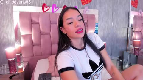 Snapshot of chloe__evans_ chatting on October 3, 11:40 am Chloe online show from October 3, 11:40 am