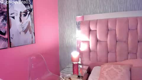 Snapshot of chloe__evans_ chatting on November 9, 10:57 am Chloe online show from November 9, 10:57 am