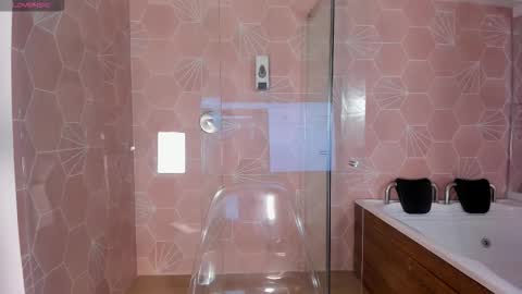 Snapshot of chloe__evans_ chatting on November 10, 11:42 am Chloe online show from November 10, 11:42 am