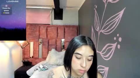 CHLOE online show from October 6, 7:44 pm
