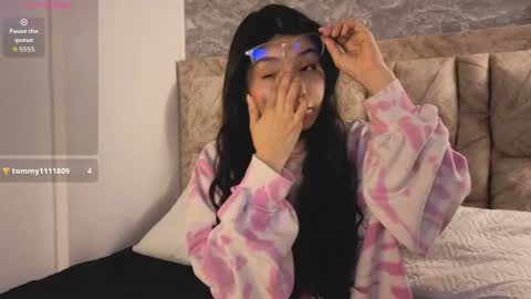 Snapshot of chloe_bluee_ chatting on May 30, 11:40 am chloe_bluee_ online show from May 30, 11:40 am