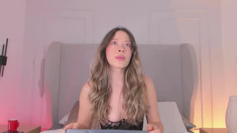 Snapshot of chloe_dee_ chatting on October 26, 1:17 pm Chloe online show from October 26, 1:17 pm