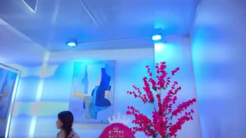 Chloe online show from February 25, 11:20 am