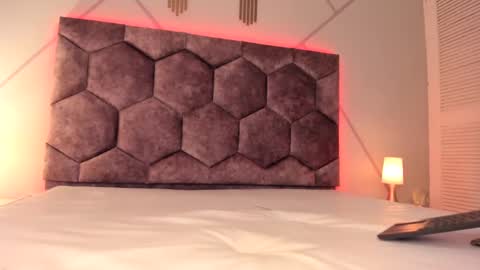 chloe_durand_ online show from March 7, 11:05 pm