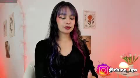 Snapshot of chloe_evans12 chatting on April 17, 6:27 am Chloe online show from April 17, 6:27 am