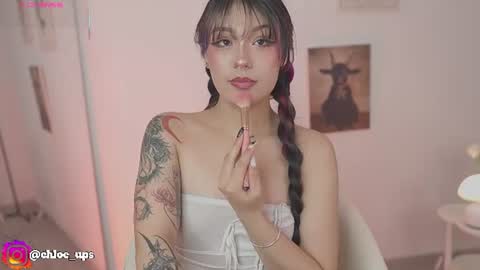 Snapshot of chloe_evans12 chatting on July 7, 5:54 am Chloe online show from July 7, 5:54 am