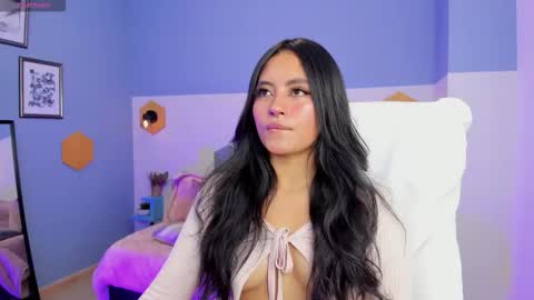 Snapshot of chloe_fischer chatting on October 15, 3:34 pm Chloe online show from October 15, 3:34 pm