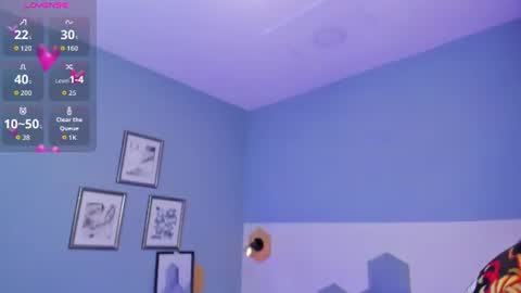 Snapshot of chloe_fischer chatting on June 17, 4:52 pm Chloe online show from June 17, 4:52 pm
