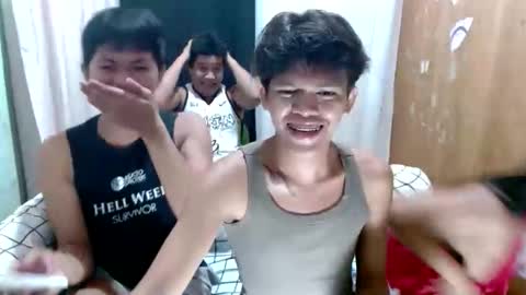 Snapshot of chloe_harlot chatting on November 17, 3:29 pm chloe and harlot online show from November 17, 3:29 pm