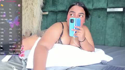 Snapshot of chloe_jackson25 chatting on July 7, 7:07 pm Chloe online show from July 7, 7:07 pm