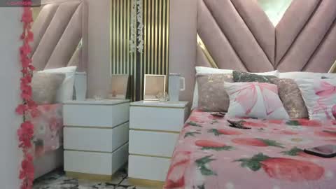 Chloe online show from June 17, 11:56 am