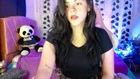  CHLOE online show from March 30, 9:05 pm