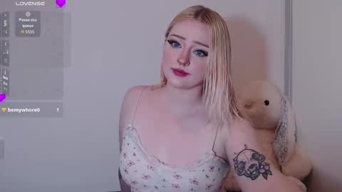 Chloe Levine online show from September 14, 9:25 pm