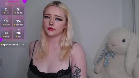 Chloe Levine online show from September 17, 3:19 am