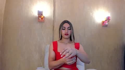 Snapshot of chloe_luxury chatting on March 28, 3:00 pm chloe_luxury online show from March 28, 3:00 pm