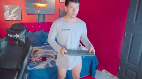 chloe_magnusknight_ online show from March 18, 12:19 pm