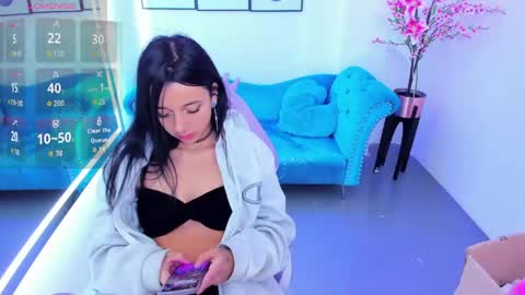Snapshot of chloe_meoww chatting on April 11, 7:29 pm Chloe online show from April 11, 7:29 pm