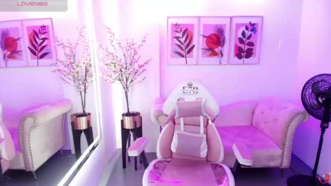 Snapshot of chloe_meoww chatting on May 20, 12:11 pm Chloe online show from May 20, 12:11 pm
