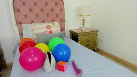Snapshot of chloe_miller7 chatting on June 13, 8:07 pm chloe miller7 online show from June 13, 8:07 pm