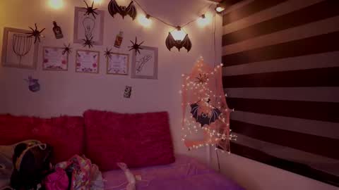 CLOE  online show from October 18, 1:52 am