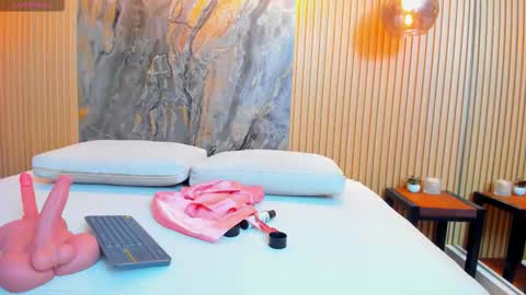  CHLOE  online show from October 28, 8:11 pm