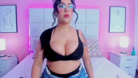 cloe online show from July 12, 8:44 pm