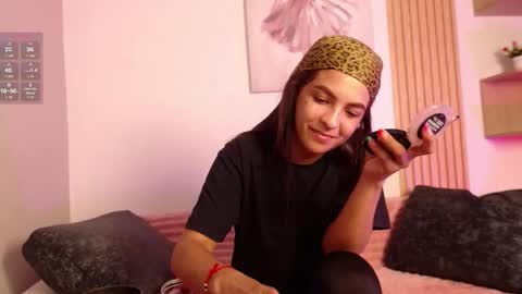 Snapshot of chloe_peach_ chatting on February 20, 12:49 pm chloe_peach_ online show from February 20, 12:49 pm