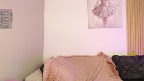 Snapshot of chloe_peach_ chatting on March 16, 12:31 pm chloe_peach_ online show from March 16, 12:31 pm