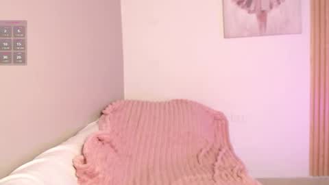 Snapshot of chloe_peach_ chatting on March 20, 12:10 pm chloe_peach_ online show from March 20, 12:10 pm