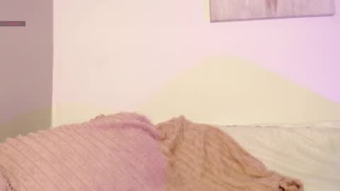Snapshot of chloe_peach_ chatting on March 25, 12:22 pm chloe_peach_ online show from March 25, 12:22 pm
