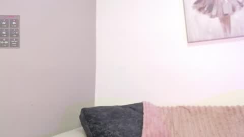 Snapshot of chloe_peach_ chatting on March 26, 12:11 pm chloe_peach_ online show from March 26, 12:11 pm