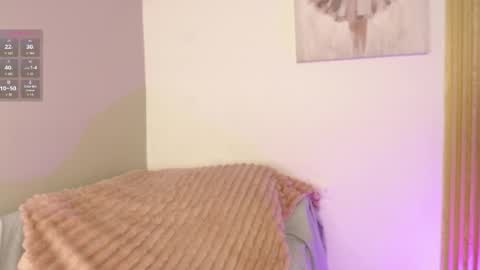 Snapshot of chloe_peach_ chatting on April 17, 12:19 pm chloe_peach_ online show from April 17, 12:19 pm