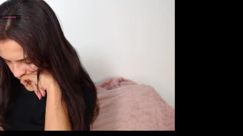 Snapshot of chloe_peach_ chatting on May 22, 12:00 pm chloe_peach_ online show from May 22, 12:00 pm