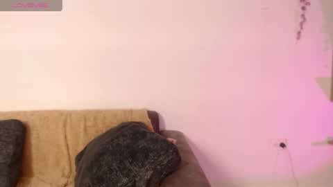 Snapshot of chloe_peach_ chatting on June 3, 12:41 pm chloe_peach_ online show from June 3, 12:41 pm