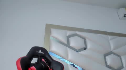 Snapshot of chloe_rubi chatting on November 28, 5:59 pm CHLOE online show from November 28, 5:59 pm