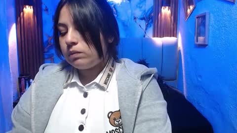 chloe_smith5 online show from February 16, 1:18 pm